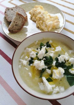 Une photo de Gaspacho de courgettes à la feta