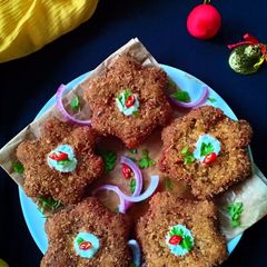 A picture of Cheesy cauliflower fritters.