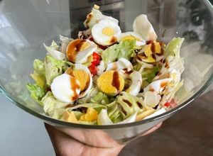 Foto de Salada de Alface com Ovo