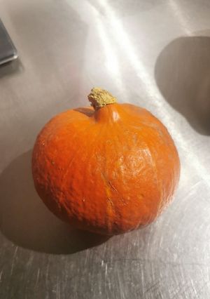 A picture of Cream soup of pumpkin and ginger.