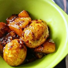 A picture of Telur Kentang Kecap / Potato and Egg in Sweet Soy Sauce.