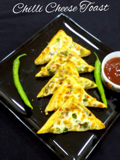 A picture of Chilli Cheese Toast.