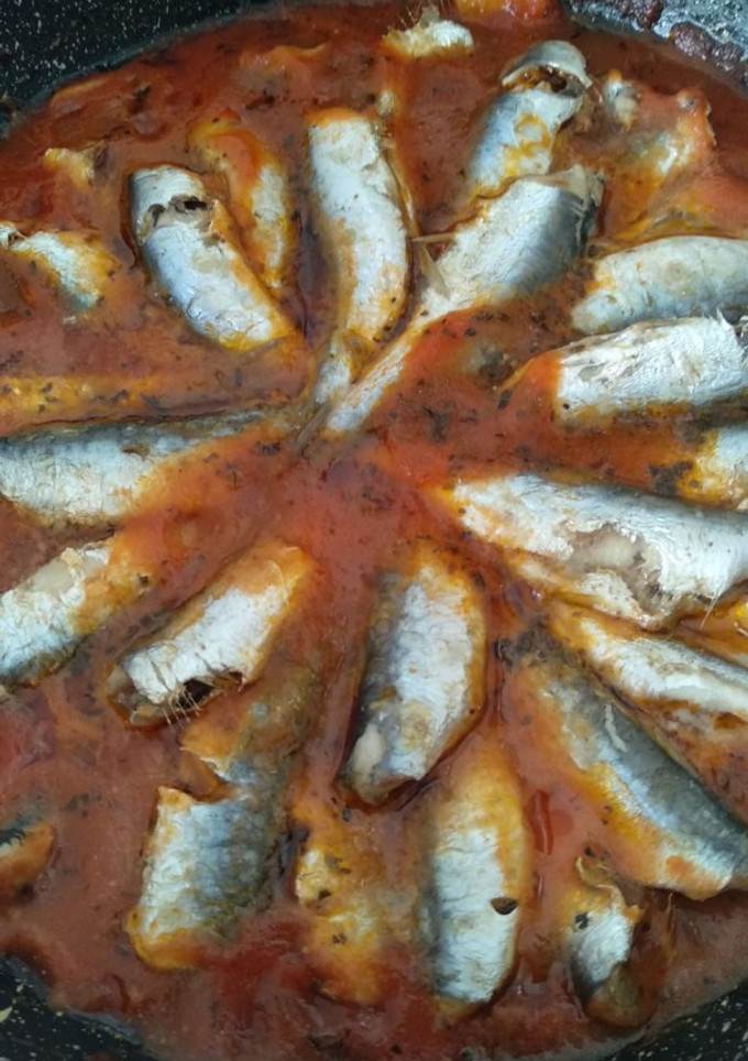 Una foto de Sardinas en tomate