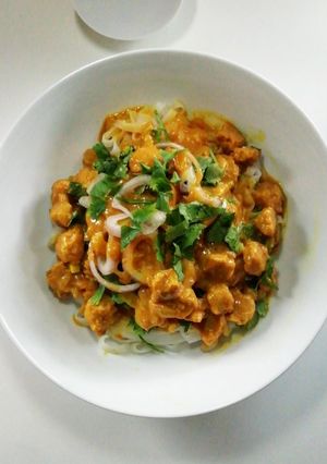 A picture of Vegan Burmese Shwe Taung Noodle.