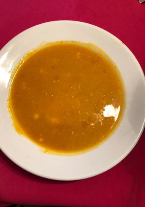 Una foto de Sopa crema naranja 🍵
