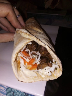 Una foto de Shawarma/Lomito árabe en cuarentena
