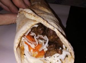 Una foto de Shawarma/Lomito árabe en cuarentena
