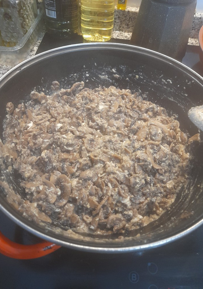 Una foto de Revuelto de champiñones con jamón