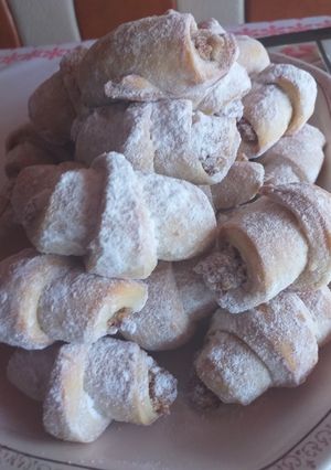 O poză a rețetei Cornulețe cu gem și nucă (de post).