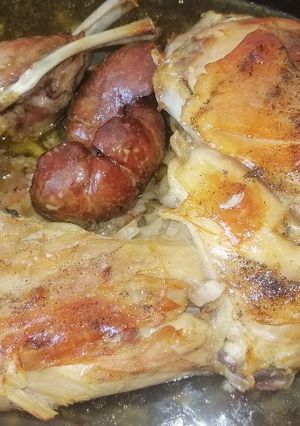 Fokhagymával füstölt szalonnával tűzdelt nyuszi sült🐇 recept fotója