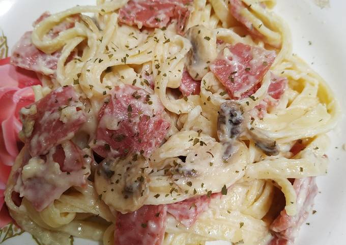 Fettuccine carbonara