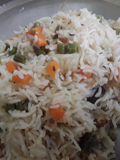 ஈசி அன்ட் டேஸ்டி வெஜ் புலாவ் செய்முறை முக்கிய புகைப்படம்