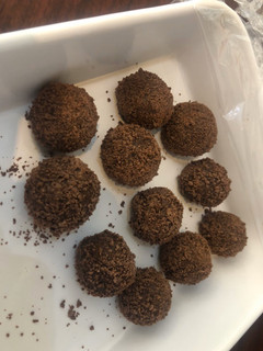 A picture of Prune Energy Balls.