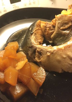 A picture of Washoku Recipe - Yellowtale with Daikon raddish (Buri-Daikon).
