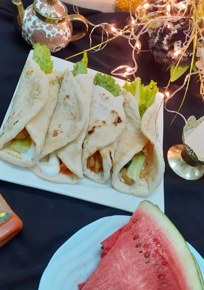 A picture of Chicken shawarma.