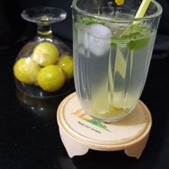 A picture of Virgin mojito.