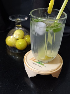 A picture of Virgin mojito.