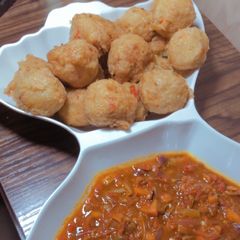 A picture of Yam balls.