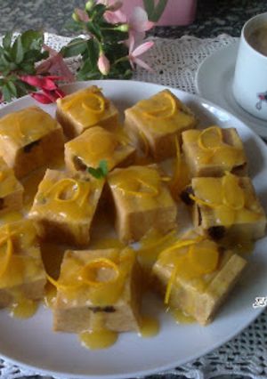 Una foto de Pudín de croissants con crema de naranja