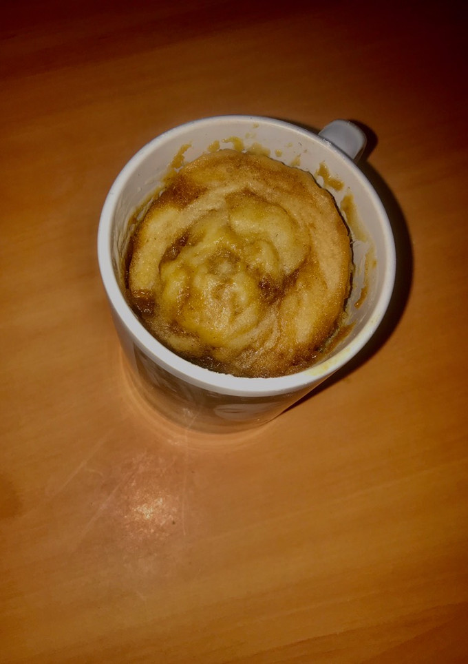 Una foto de Mug cake de rollo de canela