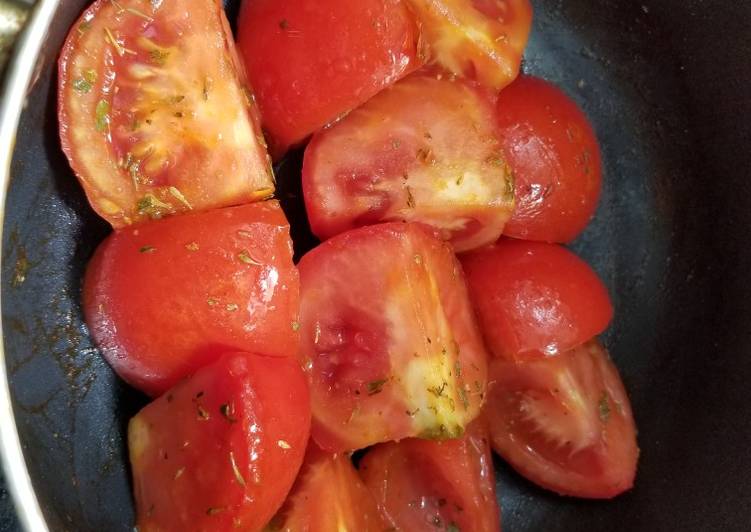 Simple Way to Make Favorite Pan Fry Tomatoes with Mixed Herbs - 4 mins