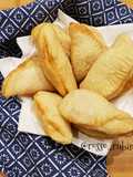 Panzerotti baresi fritti con alici