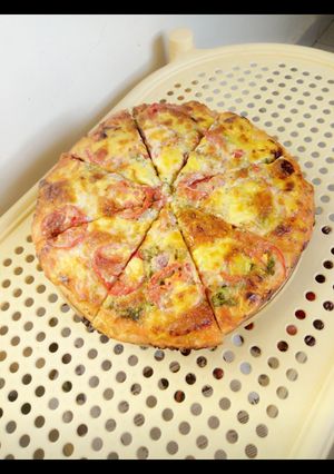 A picture of Vegetable pizza.