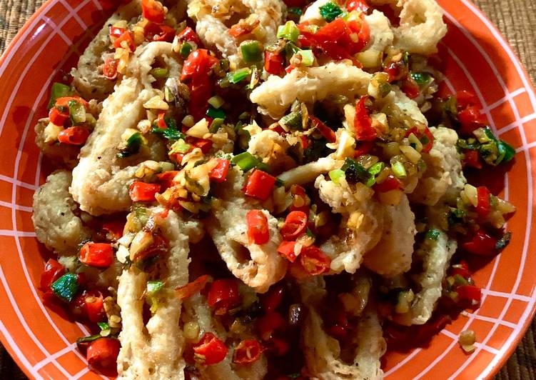 Bahan meracik Cumi cabe garam Lezat