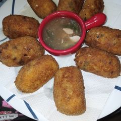 A picture of Chicken Tikka Rolls.