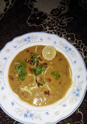 A picture of Mutton haleem.