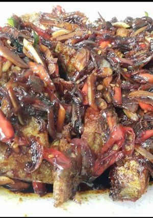 A picture of Black pomfret in spicy soy sauce #newcookschallenge.