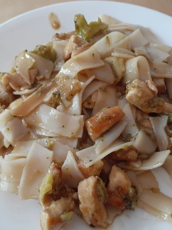 Easy Steps to Prepare Chicken &amp; Broccoli Noodle Stir Fry the So Delicious You can take Joss in your mouth