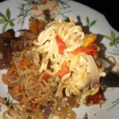 A picture of Noodles.