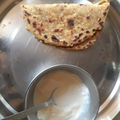 A picture of Dal Parantha.