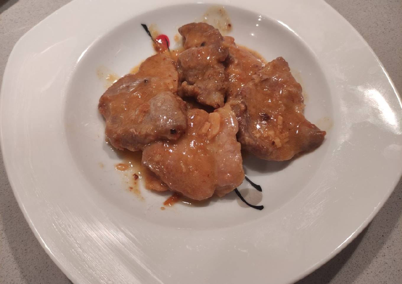 Chuletas de aguja en salsa