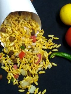 झाल मुरी (Jhal muri recipe in Hindi) रेसिपी मुख्य फोटो