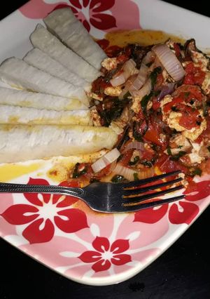 A picture of Boiled  yam and egg sauce.