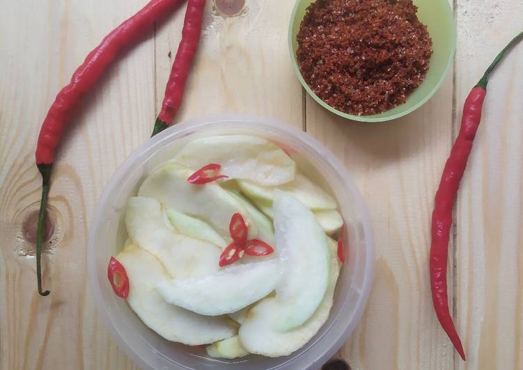 Cara Gampang Menyiapkan Manisan Buah Sambal Bangkok yang Menggugah Selera