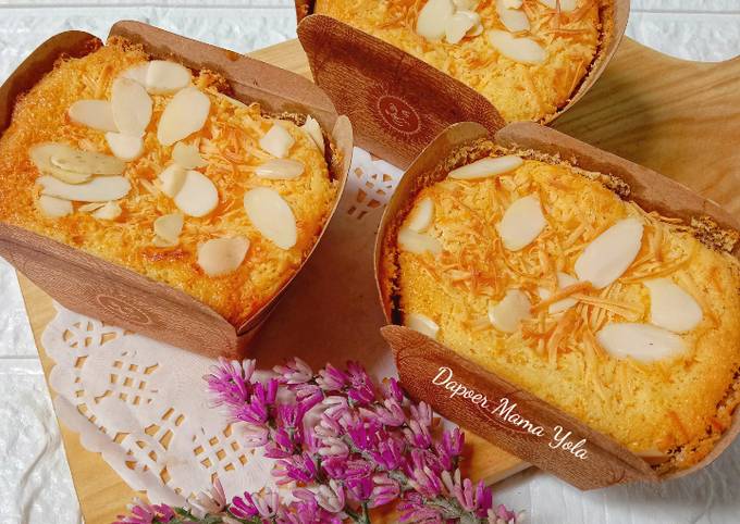 Resep Bolu Hongkong Keju Almond oleh Siti Hadijah Karo Karo - Cookpad