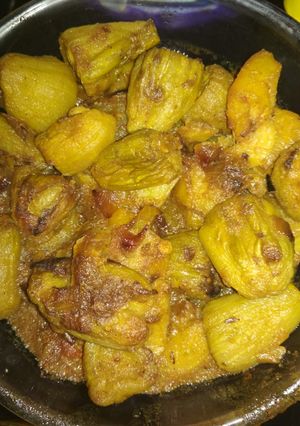 A picture of Potatoes pointed gourd curry.