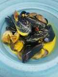 Cozze e vongole con pancetta e zafferano