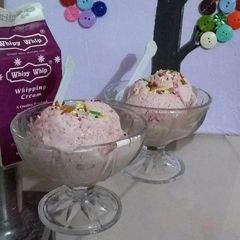 A picture of Strawberry ice cream (just 3 ingredients).