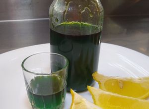 Una foto de Licor de menta casero
