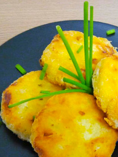 Una foto de Pastelitos de patata y queso feta