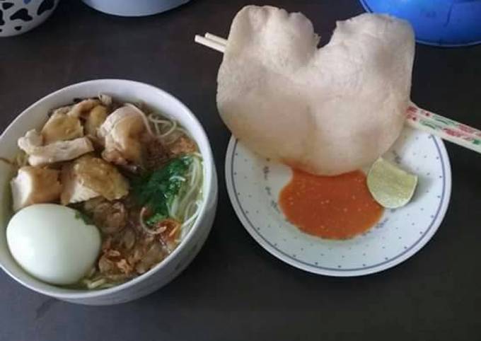 Soto ayam lamongan