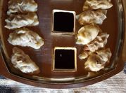 Una foto de gyozas de arroz