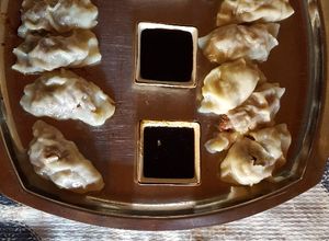 Una foto de Gyozas estilo japonesas