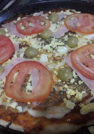 Una foto de Pizza casera 🍕🍕