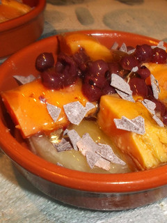 Una foto de Piña con boniato y frutas del bosque