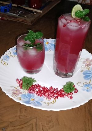 A picture of Mohan's Pomegranate juice.
